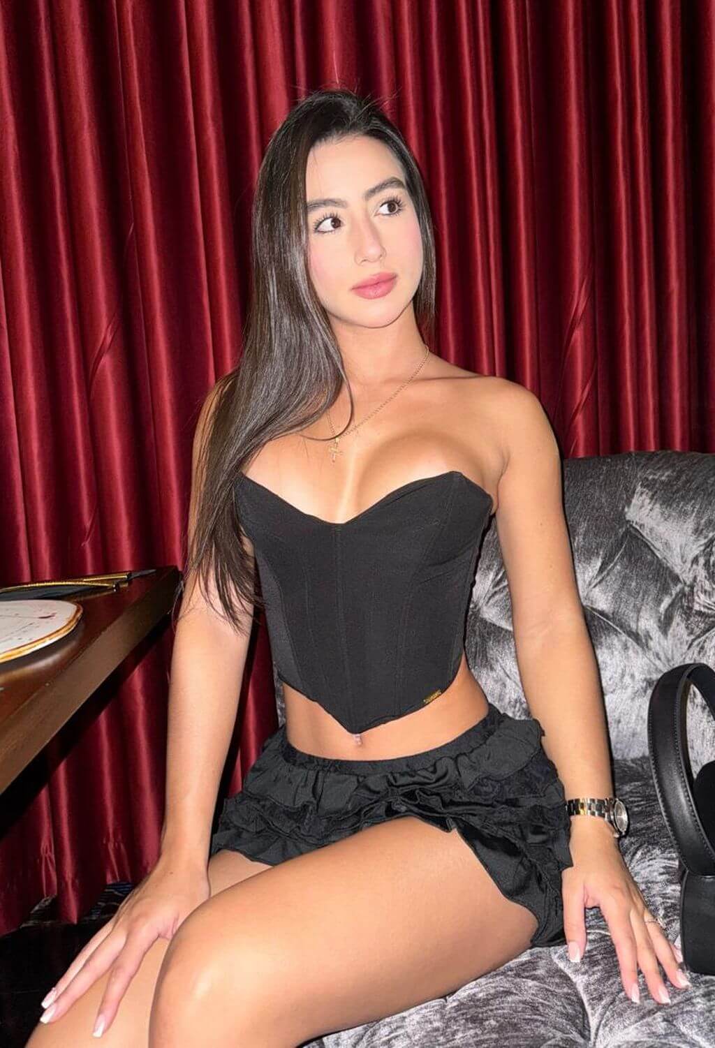 Menissa-Pleasure-in-Aruba-Escorts